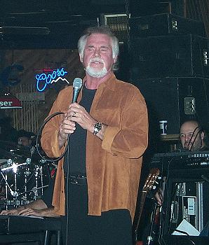 KennySings1.jpg (25187 bytes)